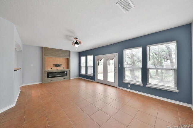 Building Photo - 4707 Shavano Ct