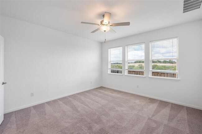 Building Photo - 751 Papaya Dr