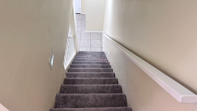 Building Photo - Unfurnished Annual Rental Available Now.