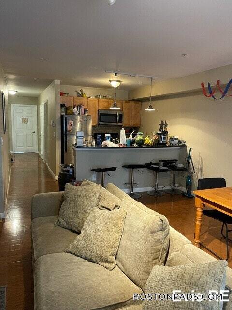 Building Photo - 51 Chelsea St