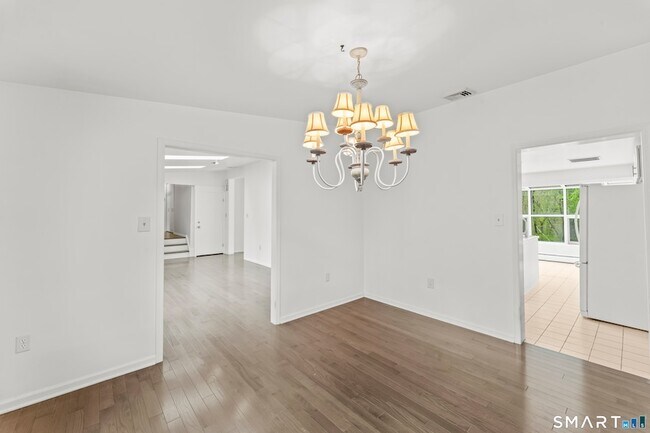Building Photo - 89 Cranbury Dr