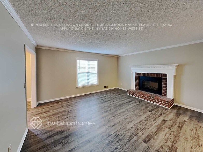 Building Photo - 1371 Willowbrook Dr SW