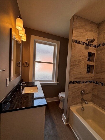 Building Photo - 533 N Euclid Ave