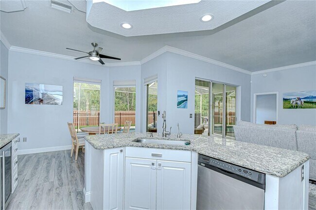 Building Photo - 9813 Woodbay Dr