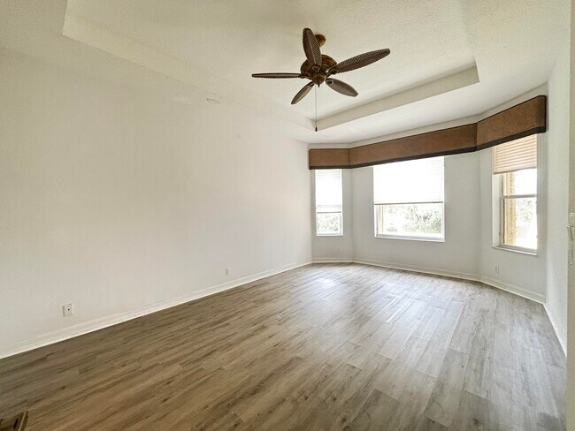 Building Photo - 2679 SE Castle Pine Pl