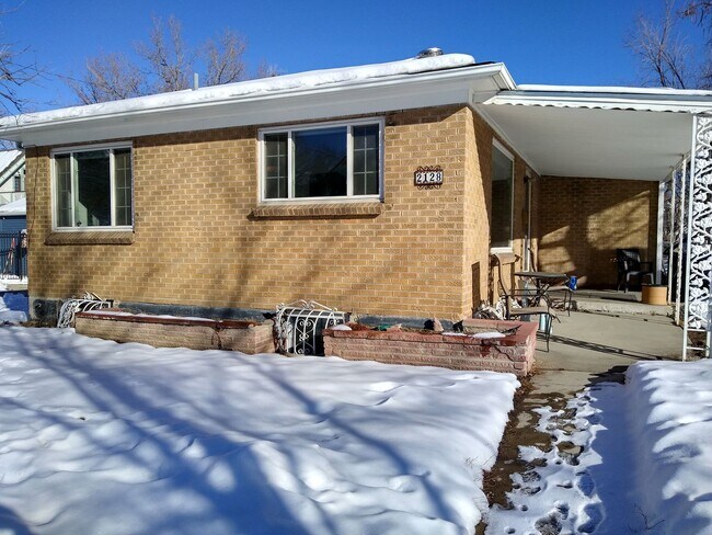 Building Photo - 2128 Hooker St