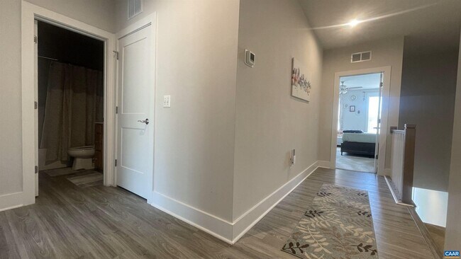 Building Photo - 622 Noush Ct