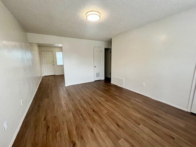 Building Photo - 303 Park St