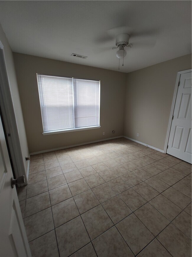 Building Photo - 2282 Danielle Dr