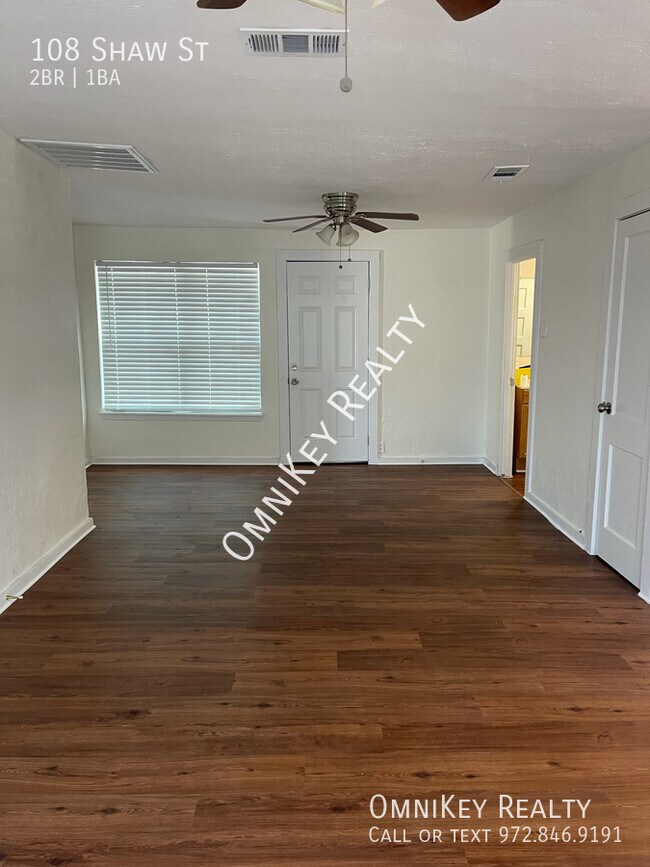 Building Photo - 108 Shaw St