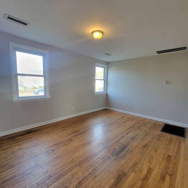 Building Photo - 1013 Garber St