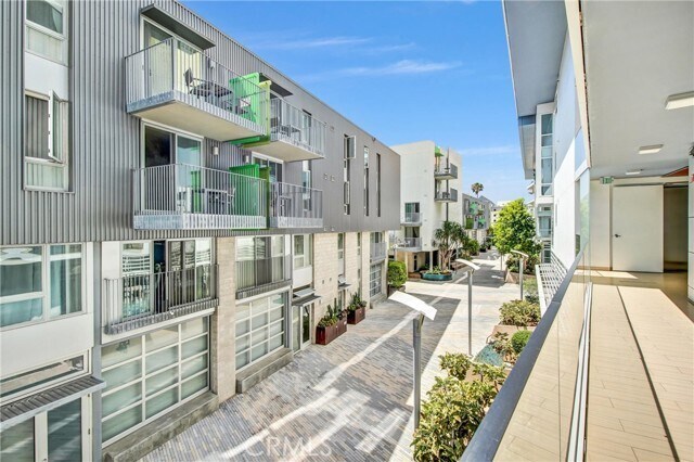Building Photo - 1705-1725 Ocean Ave
