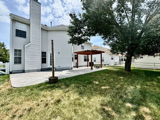 Building Photo - 4-Bedroom Home Castleton Ready 07-16-26! A Pet-Friendly Home - All Appliances - Fenced Yard - Exc...