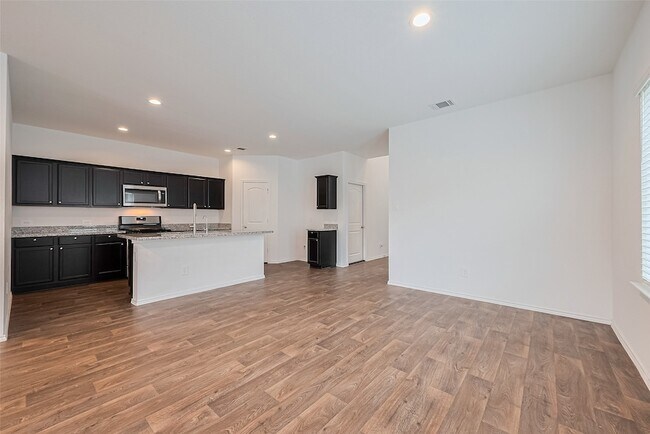 Building Photo - 12518 Pelican Bay Dr