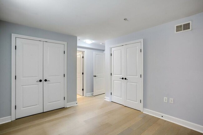 Building Photo - 1323 Clifton St NW