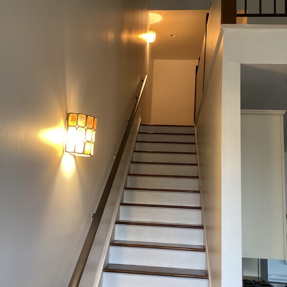 Building Photo - 151 W Salaignac St