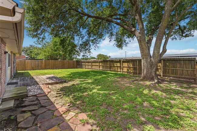 Building Photo - 16958 Jenikay St