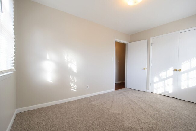 Building Photo - 5325 Trampas Ct