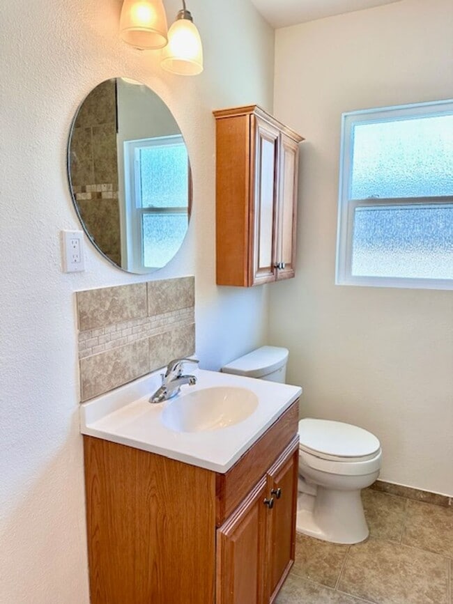 Building Photo - Fully Renovated 3 Bedroom Home