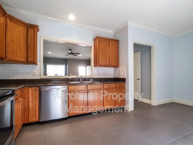 Building Photo - 209 Ashby Dr