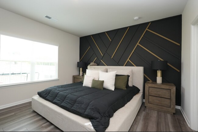 Building Photo - Spacious 4-Bedroom Home with Modern Comforts