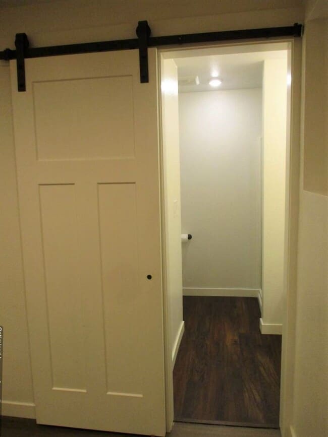 Building Photo - 2 Bedroom, 2 bathroom Northview Terrace Co...