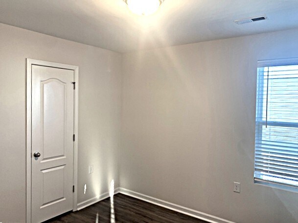 Building Photo - 7125 Spaniel Ct