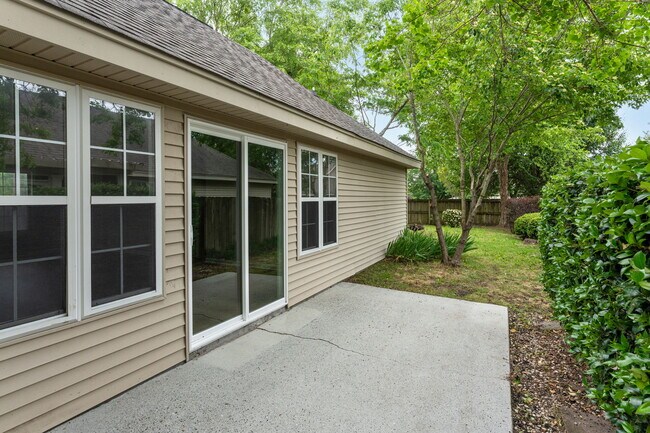Building Photo - 808 Spy Glass Ct