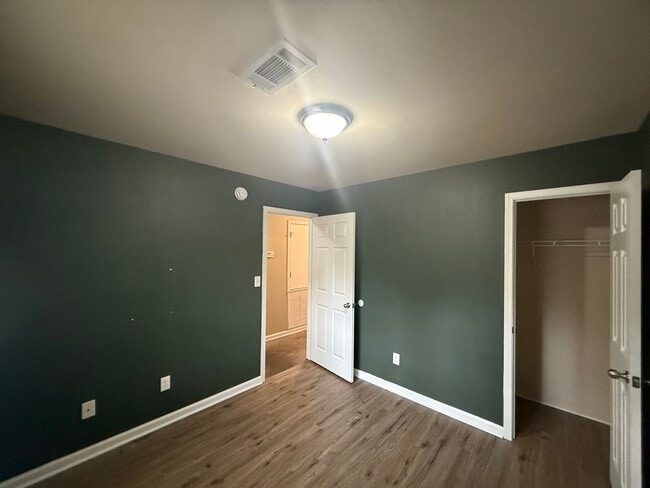 Building Photo - 113 Butterfield Crossing
