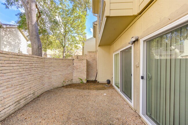 Building Photo - 12625 Memorial Dr