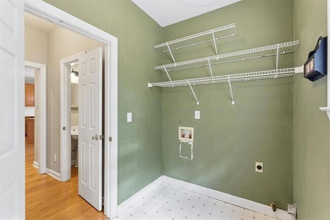 Building Photo - 3986 Fox Glen Dr