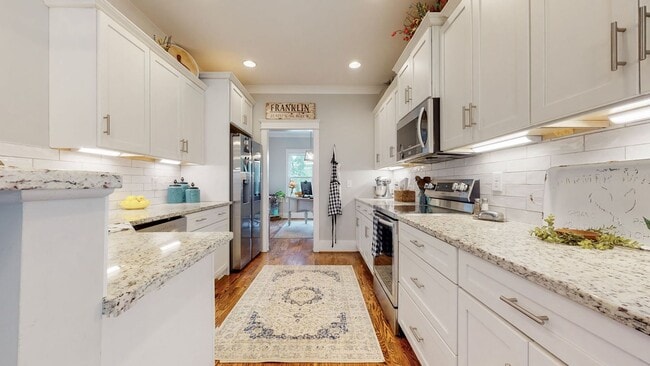 Building Photo - 7146 Pepper Tree Cir
