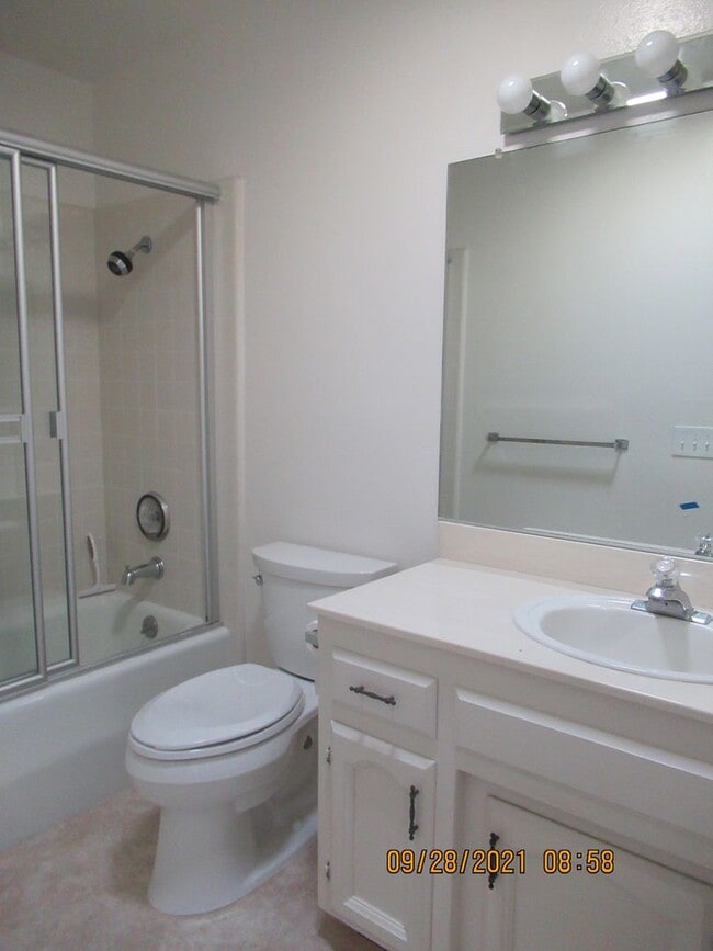 Building Photo - Country Club Condo Located On Hole 12
