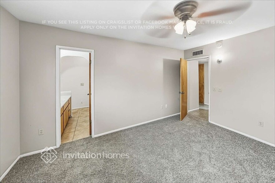 Building Photo - 12801 N 112th Ave