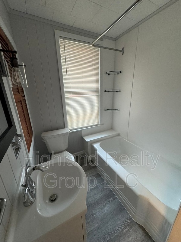 Building Photo - 911 Blunston St