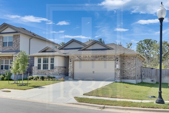 Building Photo - 135 Hackberry Ln