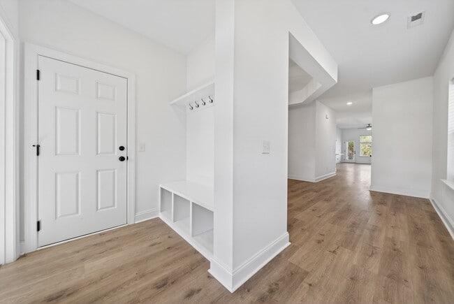 Building Photo - 1088 Linn Cv Ct