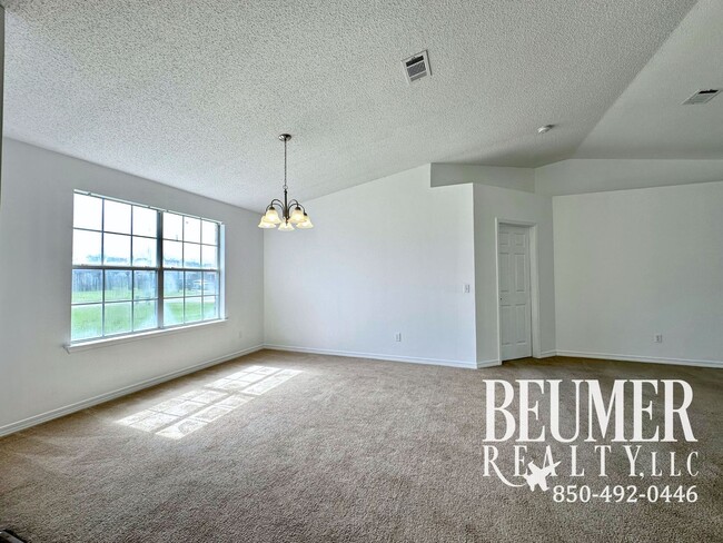 Building Photo - Fantastic Located Home Near NAS for Rent