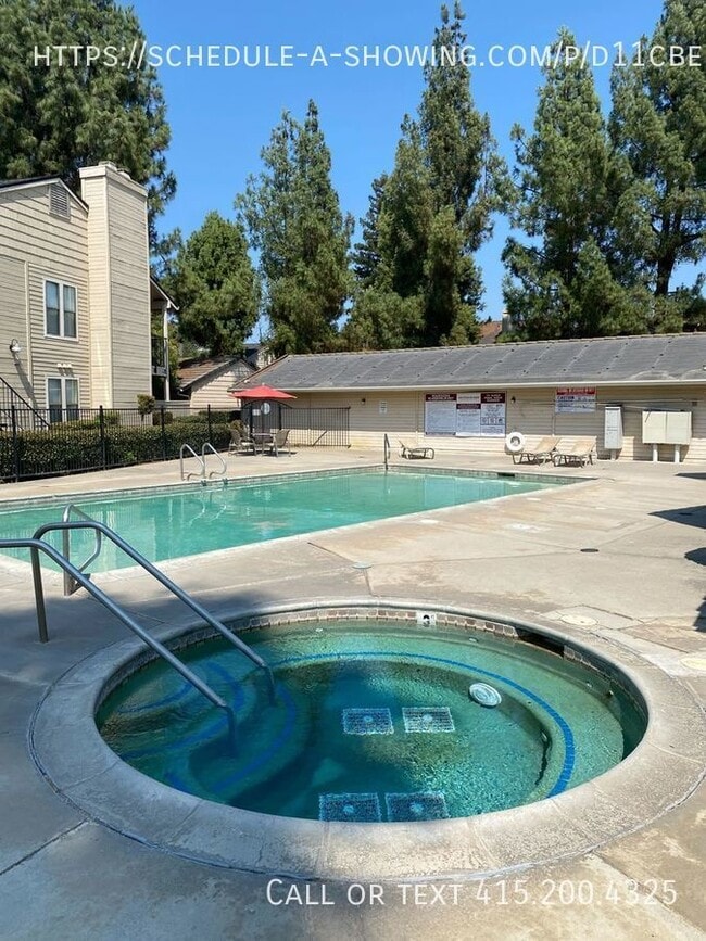 Building Photo - Charming 1bd Condo w/ Add'l Office Space!