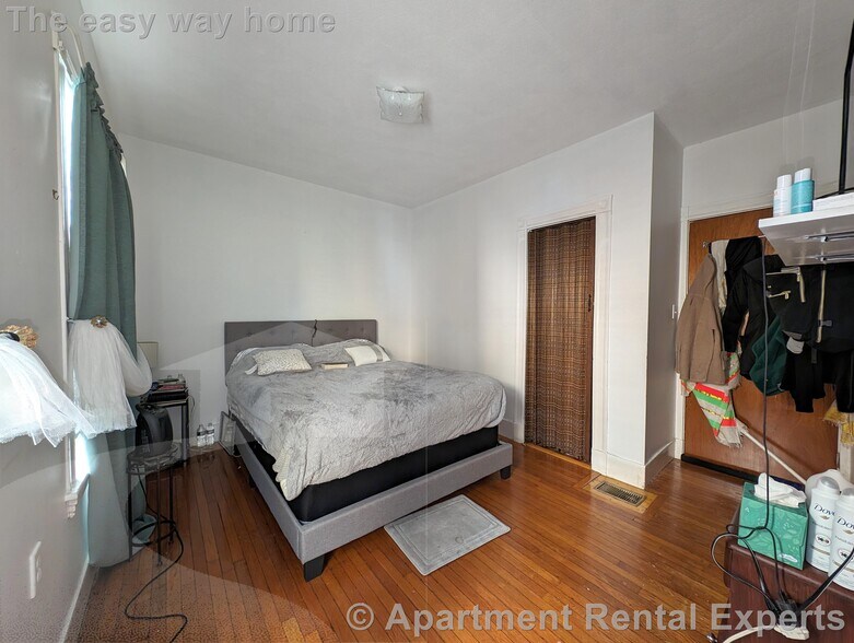 Building Photo - 35 Pearson Rd