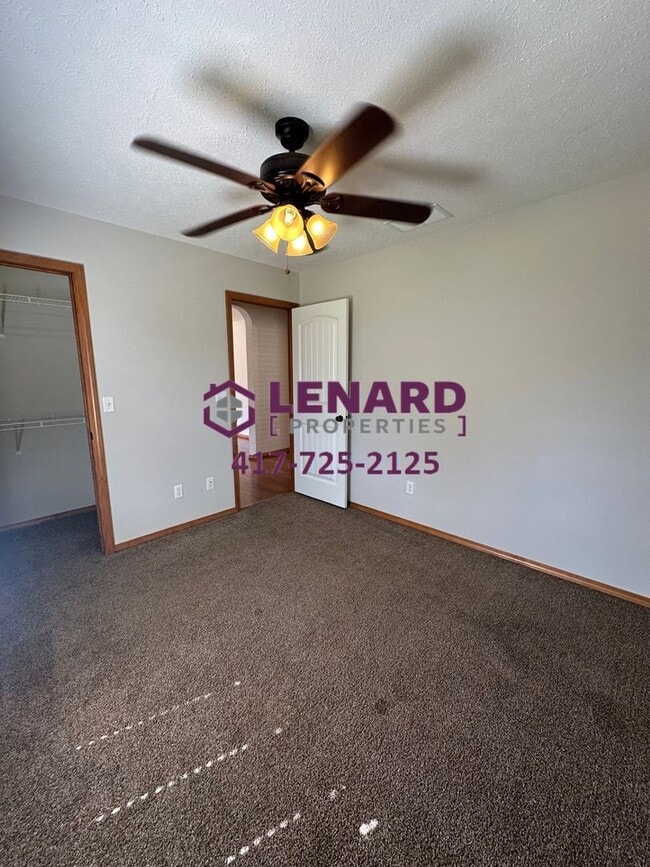Building Photo - Spacious 3 Bedroom Home Ready for Move In!