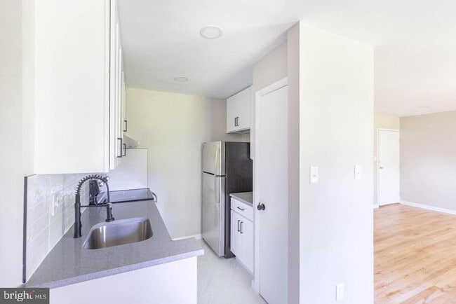 Building Photo - 14698 Colchester Rd