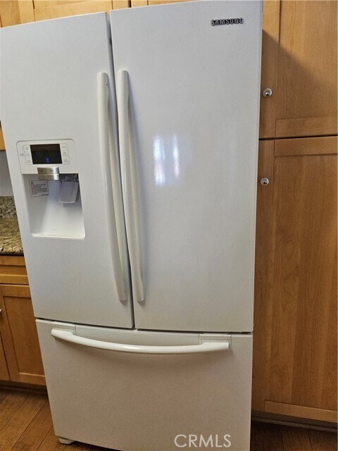 Building Photo - 214 S Alexandria Ave