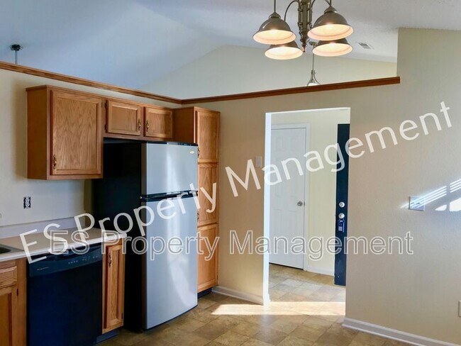 Building Photo - 5742 Ashcroft Dr