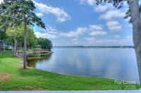 Building Photo - 368 Northwest Dr