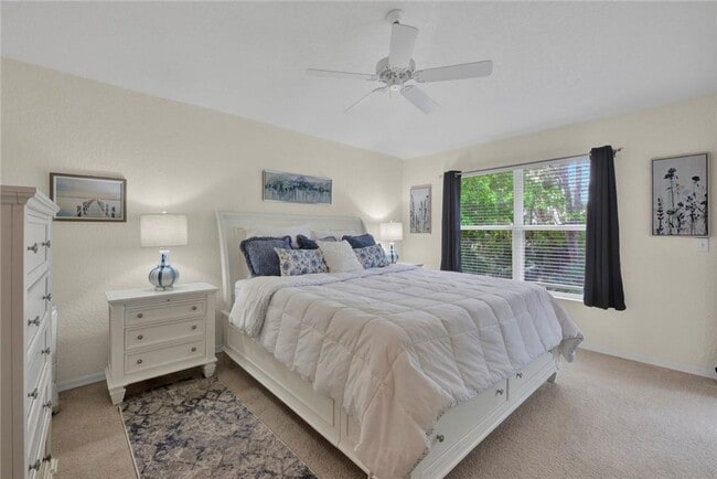 Building Photo - 3/2 Condo available in Emerald Bay!