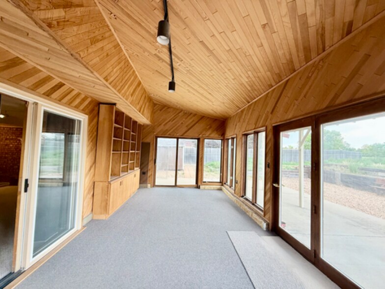 Building Photo - 301 W Mangrum Dr