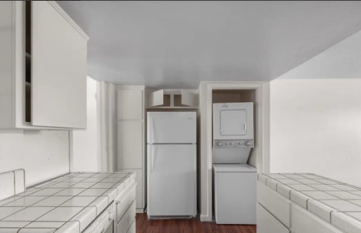 Building Photo - 384 S 11th St
