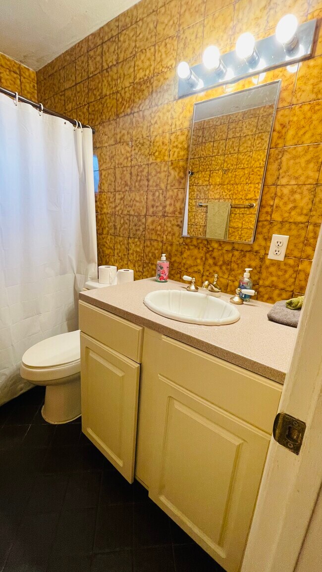 Bathroom - 27295 Vista Ave