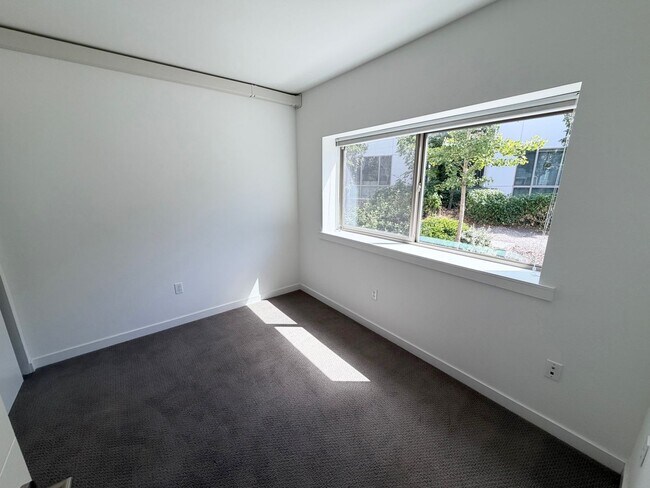 Building Photo - 4246 S Greenbelt Station Dr